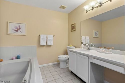 20 Grant Way, Princeton NJ  08540-1600 exterior