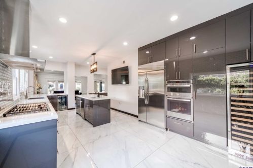 1616 Wabasso Way, Glendale CA  91208-2441 exterior