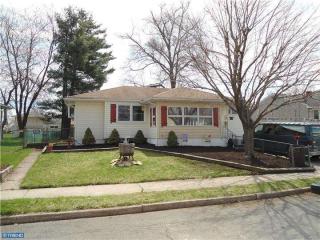 8 Evergreen Ln, Trenton, NJ 08690-3114