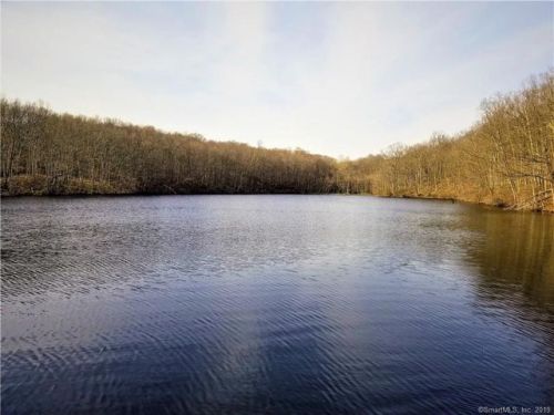 2 Gungy Rd, Lyme, CT 06371-3209