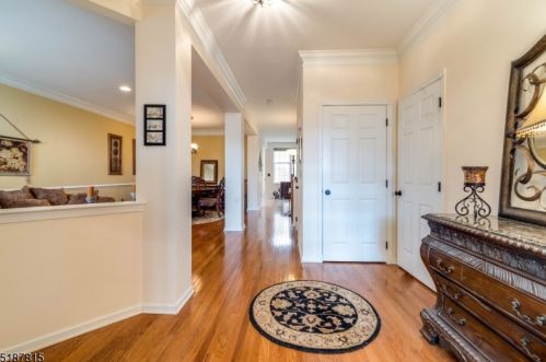 4 Scarborough Ct, Mount Olive, NJ 07828-4000