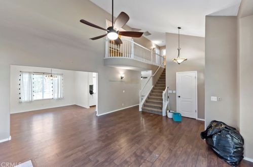 2143 Cromwell Ave, Clovis, CA 93611-8111