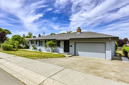 110 Ginger Dr, Auburn, CA 95603-5712
