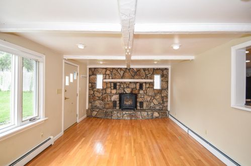 1 Rogers Rd, Kittery, ME 03904-1437