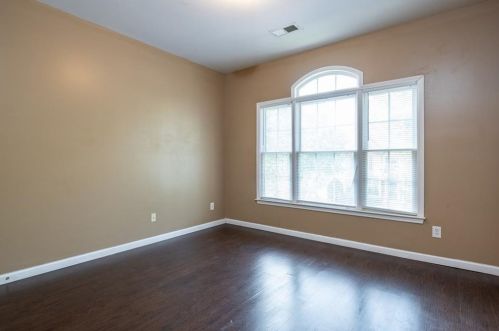275 Lawrence Pl, Atlanta GA  30349-1068 exterior