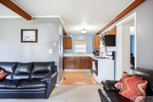 1357 Hinckley St, Boulder Hill, IL 60538-1742