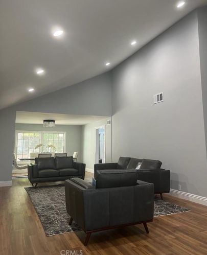 10 Vispera, Irvine CA  92620-2127 exterior