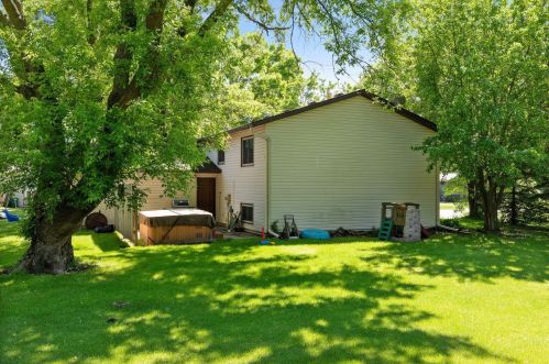 615 Bucher Ave, Saint Paul MN  55126-4628 exterior