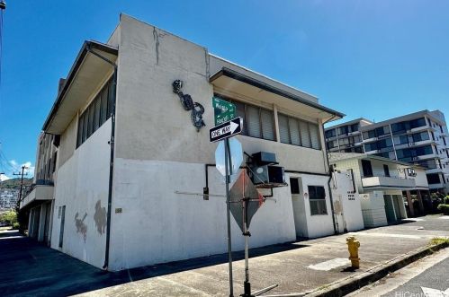 1804 Waiola St, Honolulu HI  96826-2643 exterior