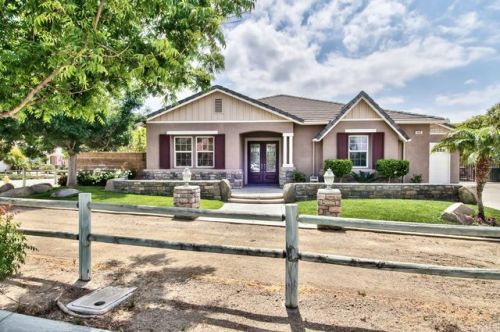 1420 Valley Dr, Norco, CA 92860-3927