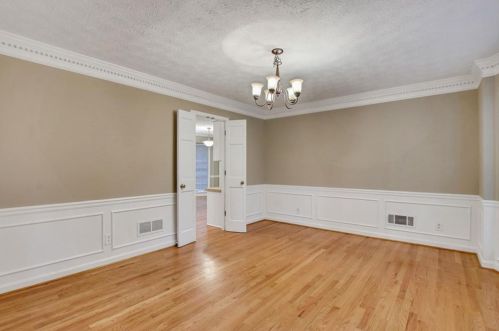 255 Glen Meadow Ct, Atlanta, GA 30328-1632