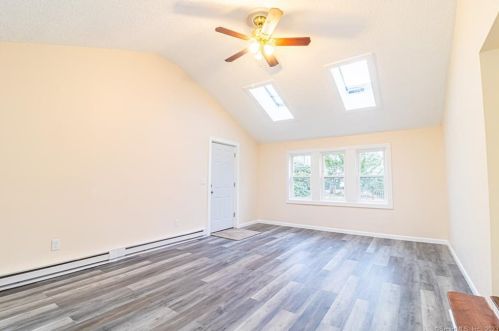 6 Indian Wood Rd, Niantic CT  06357-1021 exterior
