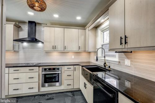 3075 Essex Pl, Lancaster PA  17601-1612 exterior