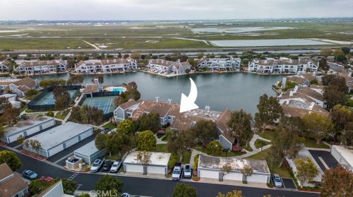 3561 Windspun Dr, Huntington Beach CA  92649-2027 exterior