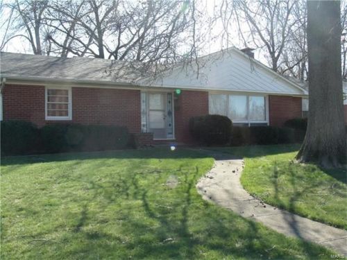424 Prairie St, Nashville, IL 62263-1317