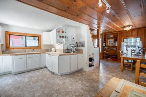 15739 Fir St, Truckee CA  96161-3705 exterior