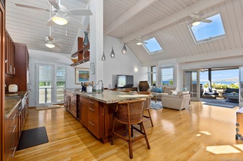 106 Lumahai St, Honolulu HI  96825-2102 exterior