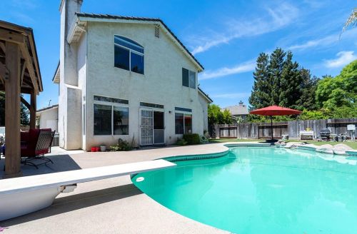826 Zumstein Dr, Ripon, CA 95366-3149