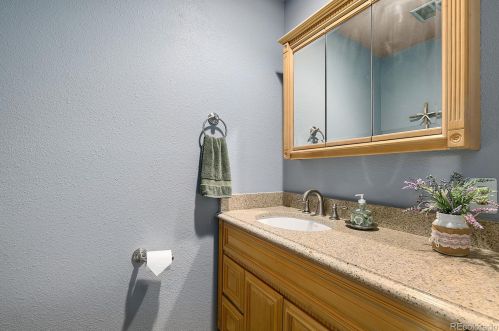 2900 Bannock St, Englewood CO 80110-1518 exterior