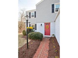 11 Simscroft Pl, Simsbury, CT 06070-1927