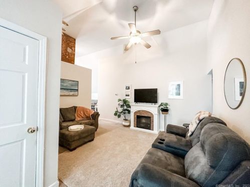 33 Winter St, Killingly, CT 06239-2842