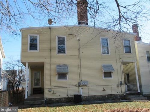 320 Middle St, Hanover PA 17331-3746 exterior