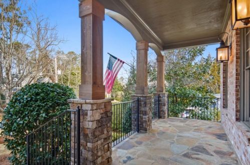 3896 Flowerland Dr, Atlanta GA  30319-1804 exterior