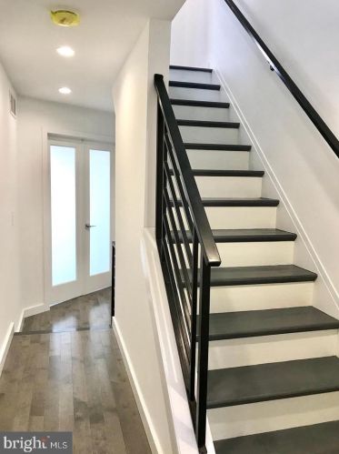 1515 4 St, Philadelphia PA 19148-1303 exterior