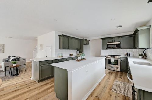 8029 Evadean Cir, Austin TX  78745-8004 exterior