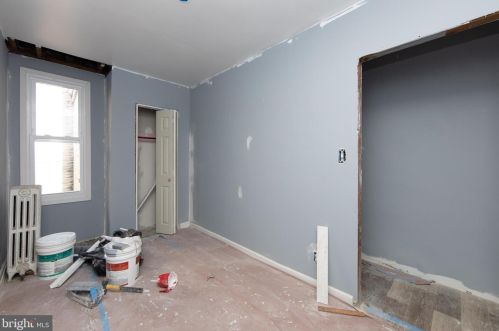 1070 Langham Ave, Camden NJ 08103-2818 exterior