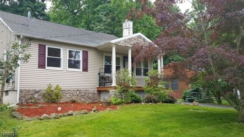 19 Lakeview Rd, Sparta, NJ 07871-2244
