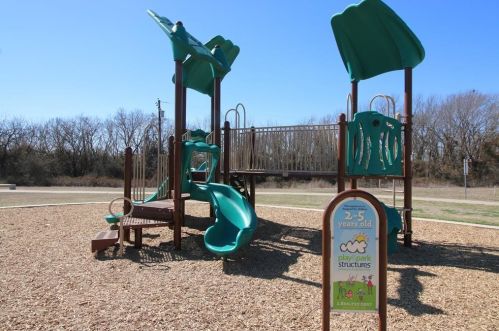 8609 Saranac Trl, Fort Worth TX  76118-7845 exterior