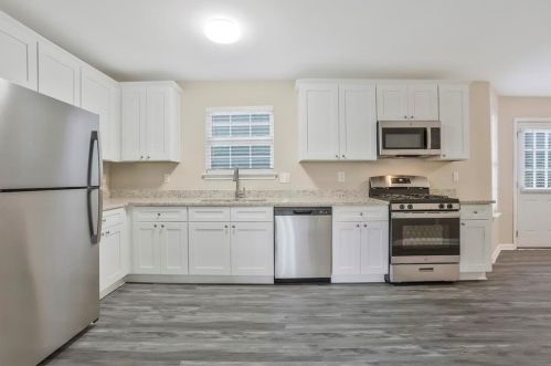 3057 Stonebridge Creek Dr, Lithonia GA  30058-6458 exterior