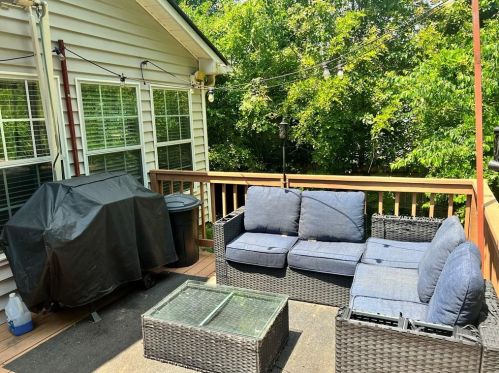 6664 Saganaw Dr, Rex GA 30273-2227 exterior