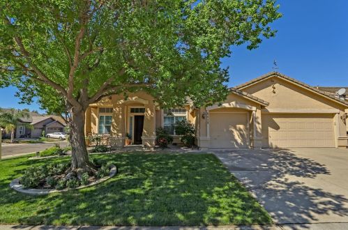 8418 Serafino Ct, Elk Grove, CA 95624-3922