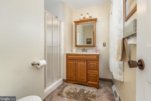 904 Pheasant Dr, Carlisle PA 17013-1255 exterior