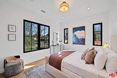 4849 Stern Ave, Van Nuys CA  91423-1923 exterior