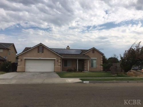 1240 Cherry Ln, Lemoore, CA 93245-4925
