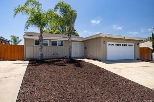 8409 Carlton Oaks Dr, Santee, CA 92071-2209
