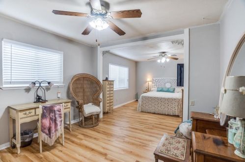 2049 Christie Ln, Carrollton TX 75007-3509 exterior