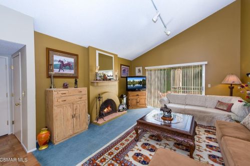 4131 Defender Dr, Calabasas, CA 91301-3509