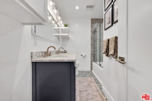 6222 Altura Ave, Glendale CA  91214-2325 exterior