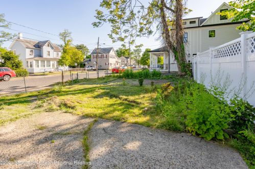 22 High St, Tinton Falls NJ  07724-3451 exterior