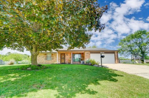 2945 Brewster Ct, Springfield, OH 45503-2101
