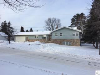 104 7th St, Chisholm, MN 55719-1652
