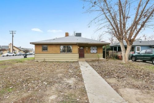 1021 Noble Ave, Visalia, CA 93277-2340