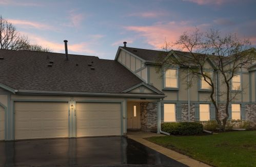 217 Blossom Ct, Buffalo Grove, IL 60089-2402