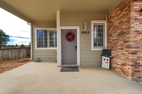 19312 58 Pl, Denver CO 80019-2027 exterior