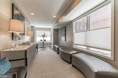 307 Green St, Philadelphia, PA 19123-2938