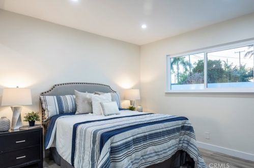 8212 Munster Dr, Huntington Beach CA  92646-5025 exterior